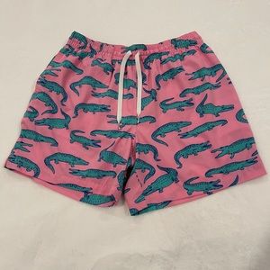 Chubbies Mens Medium Pink Alligator Polyester Spandex Drawstring Swim Trunks
